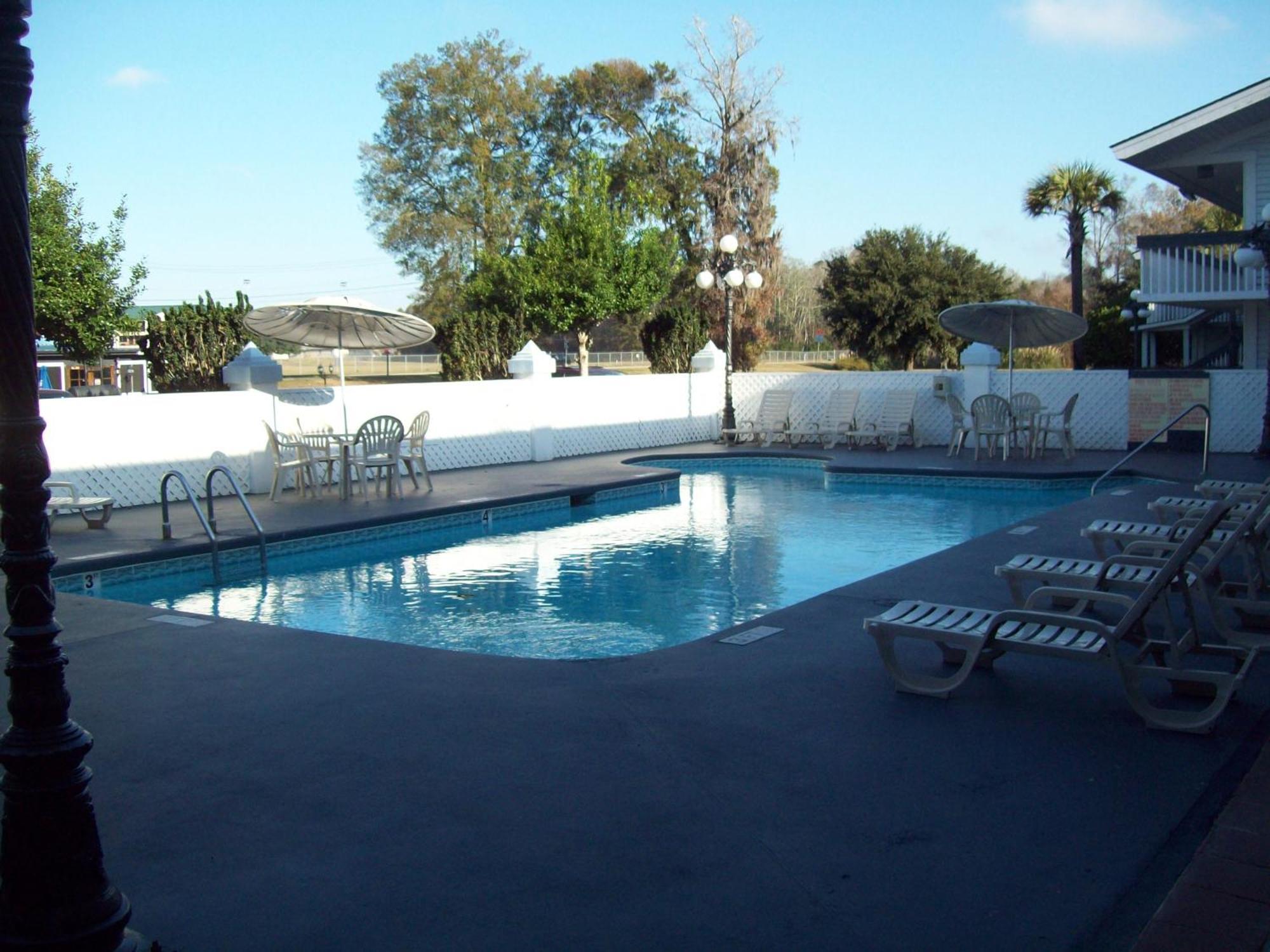 Days Inn By Wyndham Savannah Airport Kültér fotó